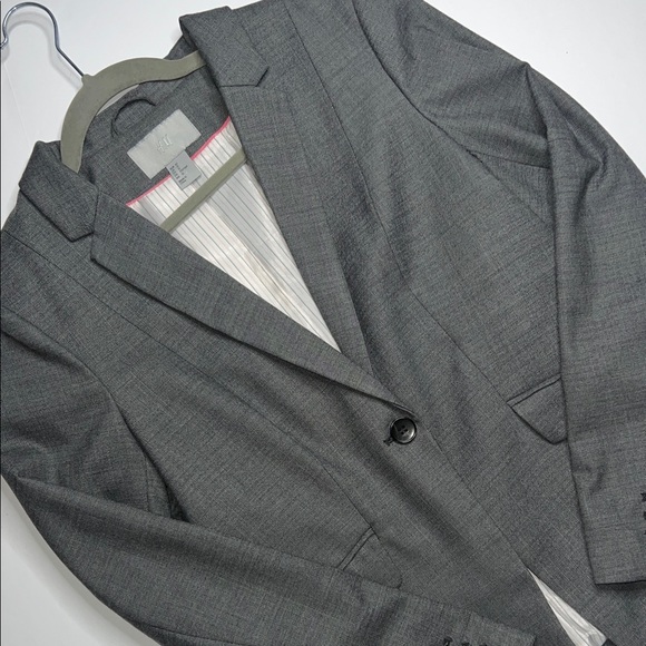 H&M Jackets & Blazers - H&M Women’s Classic Gray Blazer